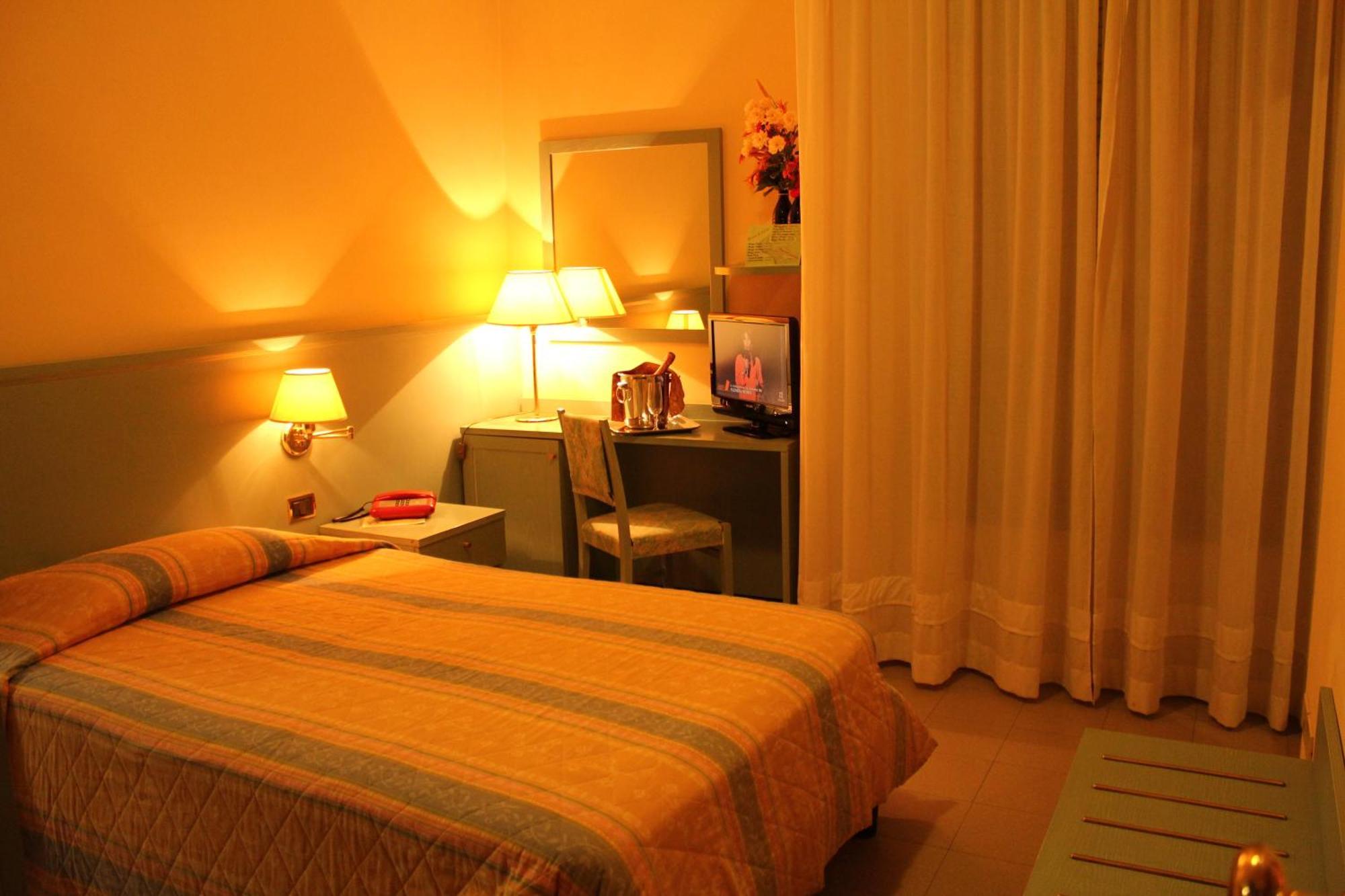 Hotel Sporting Tabiano Terme Værelse billede