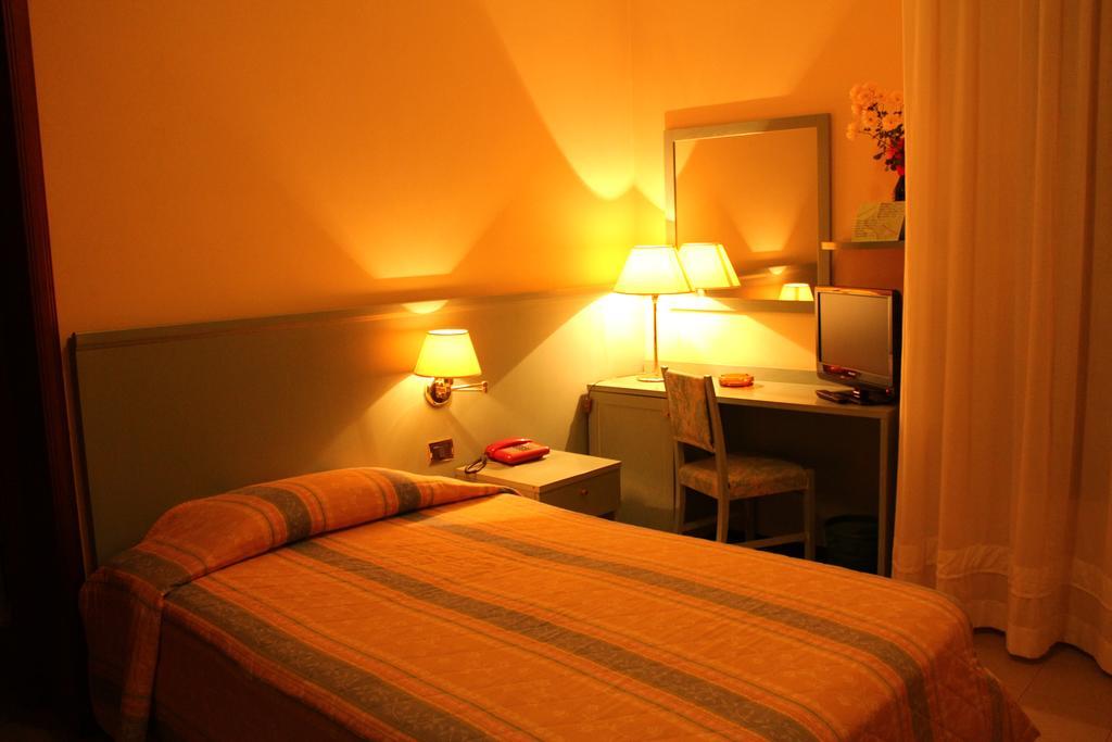Hotel Sporting Tabiano Terme Værelse billede