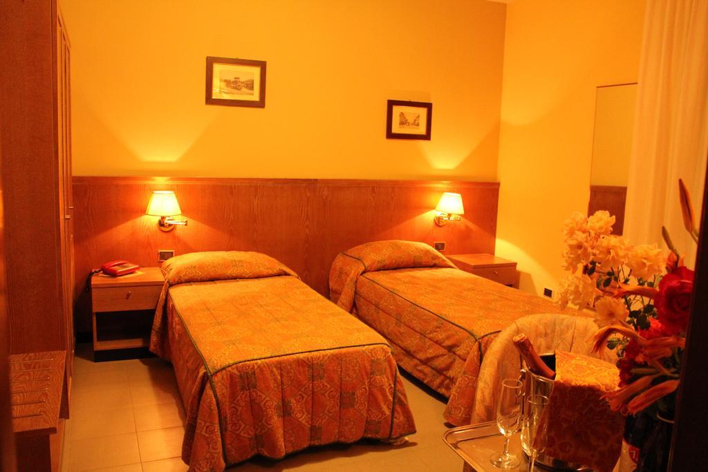 Hotel Sporting Tabiano Terme Værelse billede